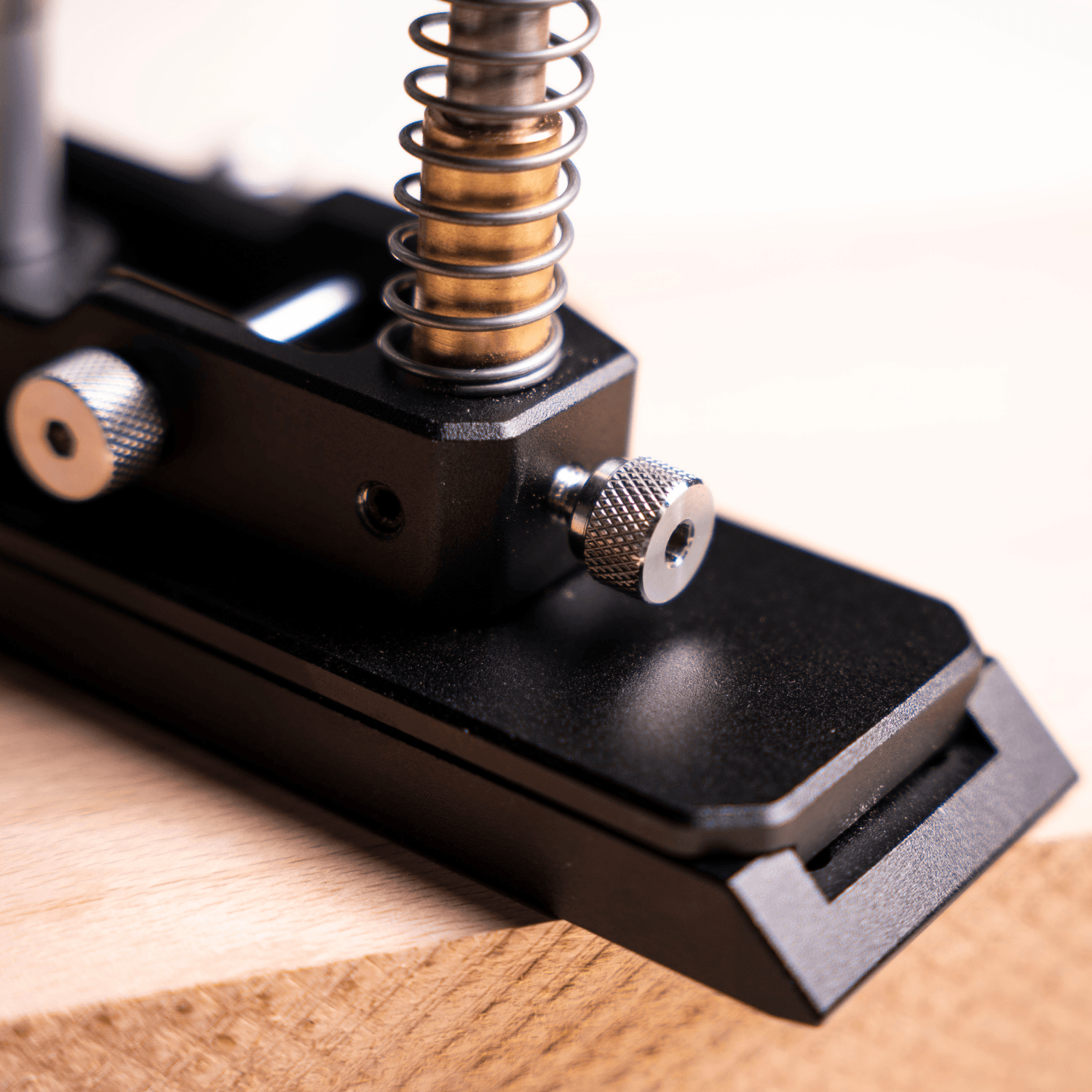 Edge Guide/Router Fence with Micro Adjustment