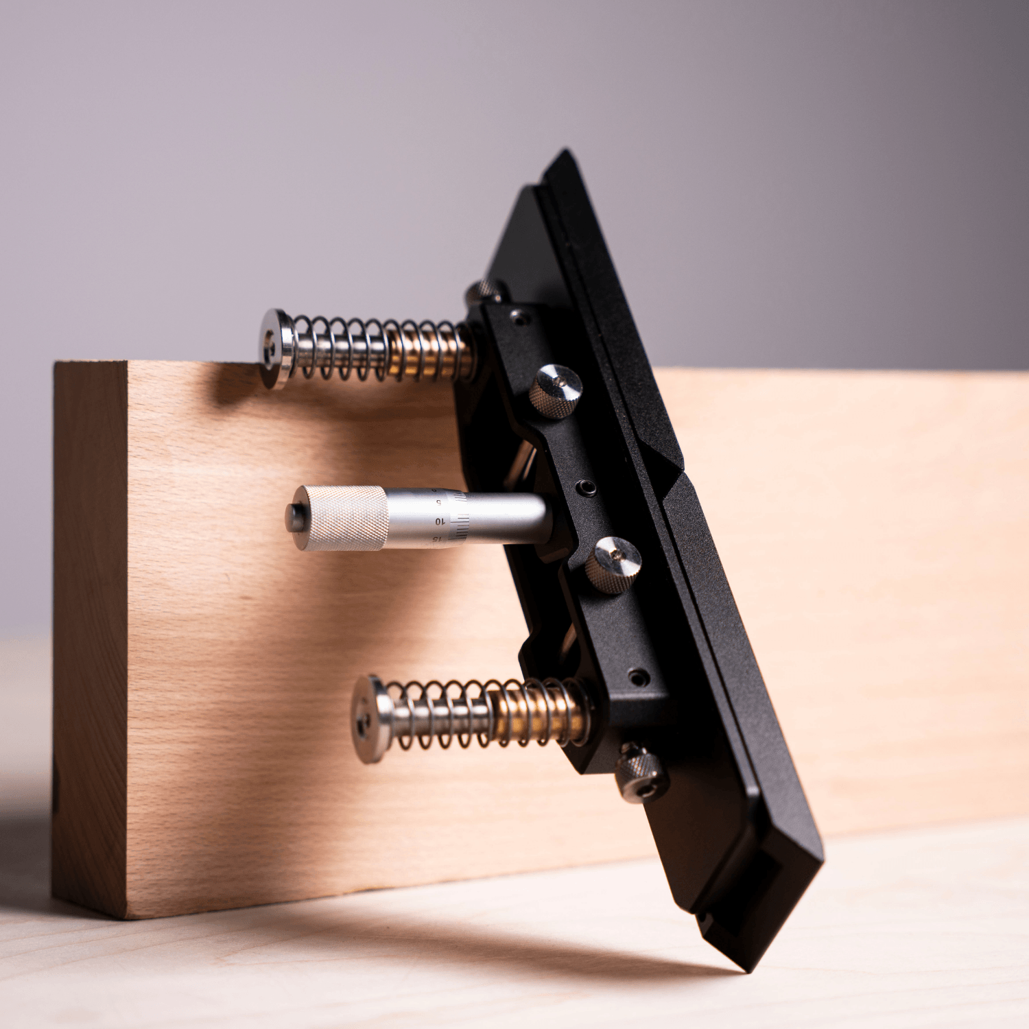 Edge Guide/Router Fence with Micro Adjustment