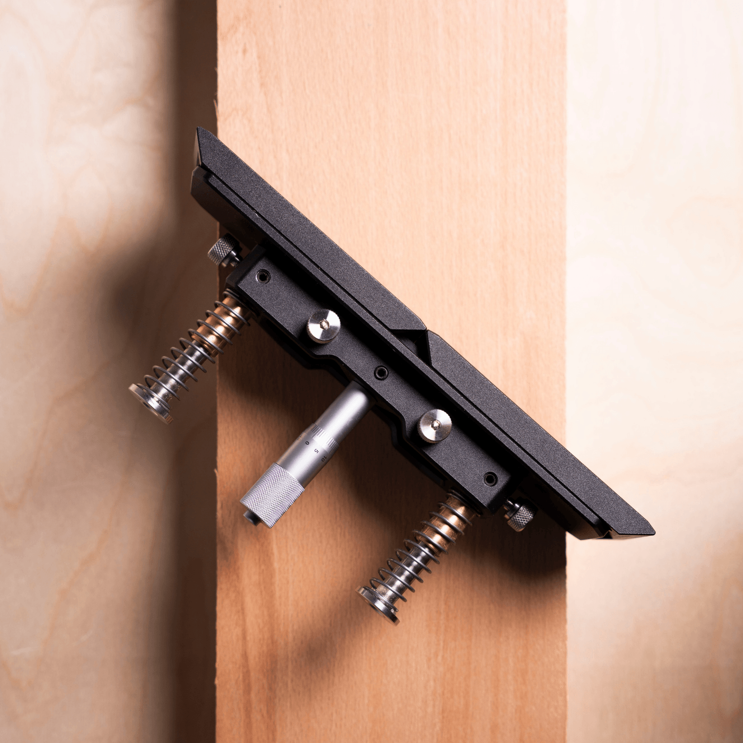 Edge Guide/Router Fence with Micro Adjustment