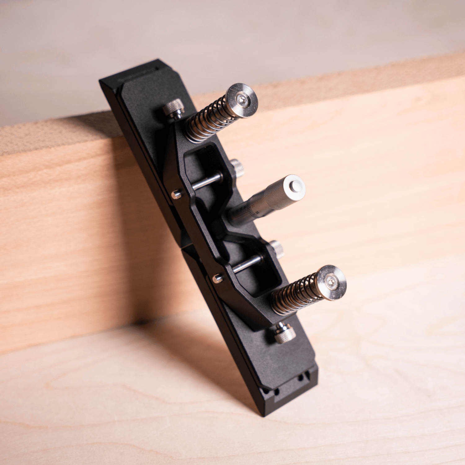 Edge Guide/Router Fence with Micro Adjustment