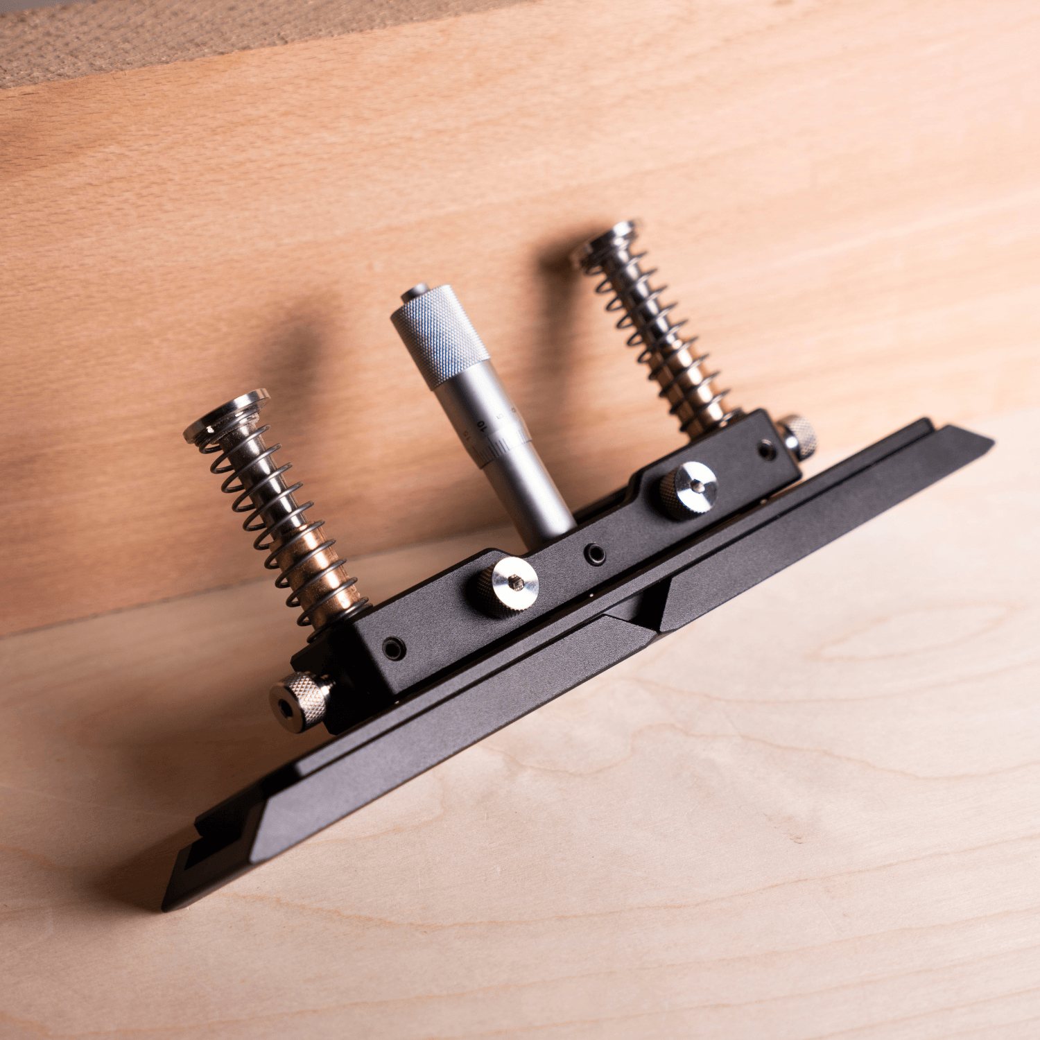 Edge Guide/Router Fence with Micro Adjustment